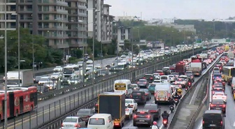 İstanbul'da akşam saatlerinde trafik yoğunluğu yüzde 89'a çıktı
