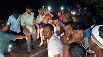 Hindistan'da alabora olan teknede ölen 11 kişinin 18 yaşından küçük olduğu açıklandı