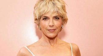 Uçaktaki görevlilere saldırdığı için gözaltına alınan Selma Blair'in avukatı: İlaçlarını almamış