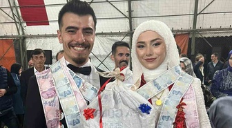 Giresun'da düğünde altın yerine bir çuval fındık takıldı! Damadın arkadaşından sürpriz hediye