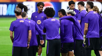 Maç bitti ama gitmediler! Barcelona'dan Galatasaray'a sürpriz ziyaret