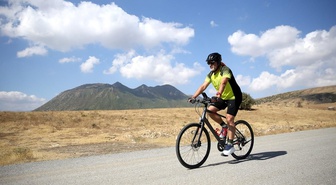 Merdiven çıkmakta zorlanıyordu, 4 kez anjiyo oldu! Sigarayı bırakan Cemal Yıldırım bir günde 150 kilometre pedal çeviriyor