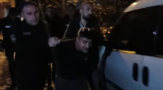15 yıl cezası olan firariyi yakalamak isteyen polise ateş açıldı: İki şüpheli gözaltında