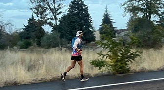 Arnavutluk'tan Kapadokya'ya koşarak geldi! İngiliz sporcu 37 günde 1700 kilometre yol katetti