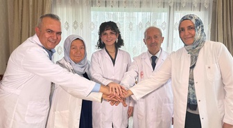 Ankara'da 4 kuşak hekim ailesi! Büyük dededen torununa uzanan doktorluk geleneği Ravza Zeynep'le sürüyor
