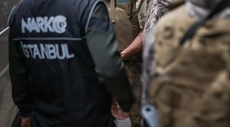 'Hayırsever' kılıfıyla insanları zehirliyorlardı! Uyuşturucu baronları deşifre oldu! 'Abla' ve 'Baroniçe' de var
