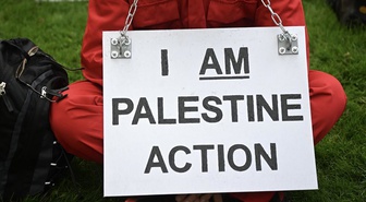 Ünlü yazar Sally Rooney'nin kitapları İngiltere'de satıştan çekildi! Sebep Palestine Action desteği