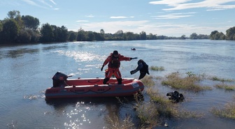Edirne'de Meriç Nehri'nde göçmen botu alabora oldu! 12 yaşındaki kız öldü, 2 kardeşi kayıp