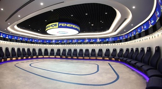 Fenerbahçe'nin 20 yıllık soyunma odası yenilendi! Masrafı yönetim kurulu üyeleri karşıladı