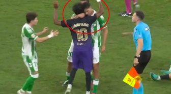 Lamine Yamal'a kafa attı! Real Betis-Barcelona maçında olay