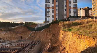 Pendik'te inşaat alanında toprak kaydı! 9 katlı apartman boşaltıldı