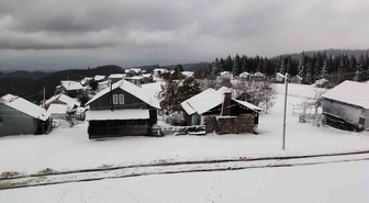 Sakarya'da mevsimin ilk karı yağdı! Hendek'te Çiğdem ve Dikmen yaylaları beyaza büründü