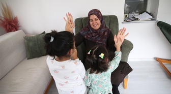 Zihinsel engelli Meryem yalnız büyümesin diye Berfin'e de kucak açtı! Konya'da koruyucu annenin hikayesi