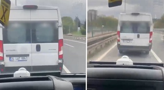 İstanbul'da ambulansa yol vermeyen servis aracı kamerada