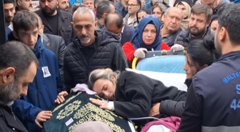 Maltepe'de çöken binada ölen 5 yaşındaki Gülce Dora toprağa verildi! Anne cenazeye sedyeyle getirildi