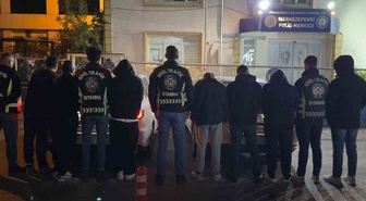 Zeytinburnu'nda trafikte kavga eden 8 kişiye 1 milyon 642 bin TL ceza! Bir sürücünün ehliyeti kalıcı olarak iptal edildi