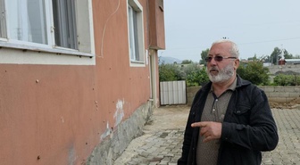Depremden sonra gelen istila! Evleri ve bahçeleri sardı, ilaç da çare oluyor