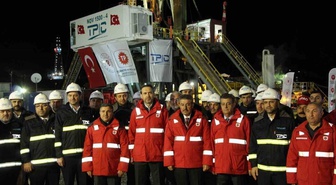 Bakan Bayraktar'dan yeni petrol müjdesi sinyali: Gabar'ın batısında önemli rezerv keşfetmek üzereyiz