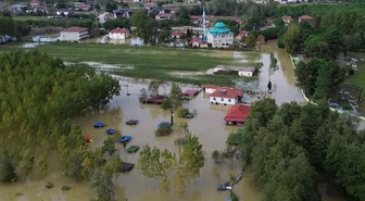 Karasu'da Acarlar Longozu çevresindeki ev ve iş yerleri su altında kaldı
