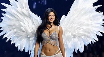 Kylie Jenner’ın 50 milyon dolarlık sütyenini Türk iş insanı eşine aldı iddiası