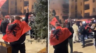 Arnavutluk'ta protestolar alevleniyor! Havaya ateş açtı