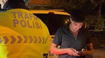 Yaptıkları yetmedi, bir de polisi tehdit etti! Yediği cezayı ömrü boyunca unutamaz