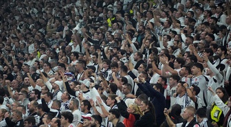 Beşiktaş'a Avrupa dönüşü kötü haber! Yıldız futbolcu haftalarca yok
