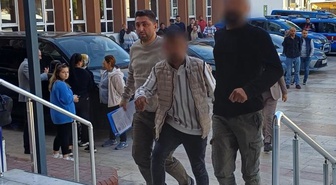Yasak aşkta beklenmedik karşılaşma! Sevgilisinin evinde eşiyle karşılaştı, ortalık karıştı