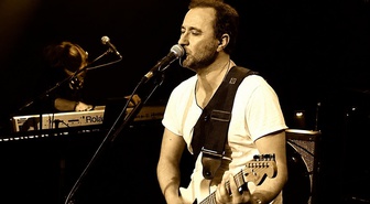 Şarkıcı Nev hayatını kaybetti