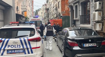 Şişli'de yan binanın çatısına geçen Kazakistanlı kadın, iddiaya göre tenteye basınca boşluğa düşüp öldü