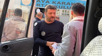 Elazığ'da KPSS adayı asansörde mahsur kaldı! İtfaiye kurtarıp aracıyla sınava yetiştirdi