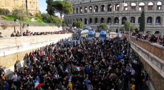 Roma'ya sıçrayan protestolarda tarihi Kolezyum işgal edildi! Zarar bilinmiyor