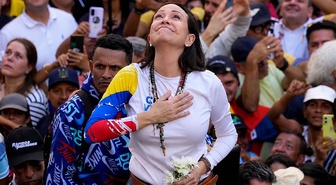Nobel Barış Ödüllü Venezuelalı muhalif Machado sürgünden ülkesine döndü