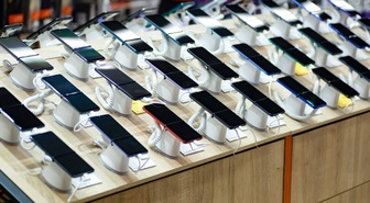 Araba fiyatına satılan telefonda büyük kriz! Dev şirket sessizliğini bozdu