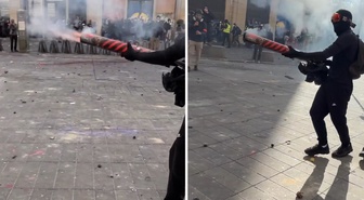 Kendi yaptığı roket düzeneğiyle polise havai fişek attı