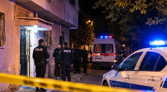 Aynı ilçede, aynı saatlerde! İki genç evlerinde ölü bulundu