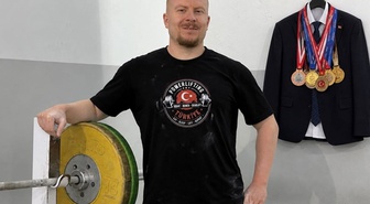 Yüzde 90 görme engelli memur Şehmuz Çevik dünya şampiyonu oldu! 5 altın madalya kazandı