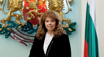 İliyana Yotova, Bulgaristan cumhurbaşkanlığı seçiminde ilk turu önde tamamladı
