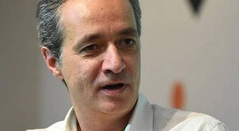 Yazar Cem Akaş 58 yaşında hayatını kaybetti