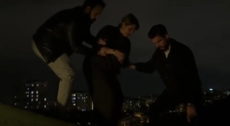 Herkes öğretmen sanıyordu! Cezaevi firarisi çatıda gizlenirken yakalandı