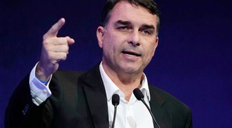 Seçimi kaybeden Bolsonaro babası gibi ülkeden kaçtı