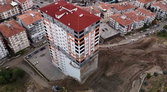 Ankara'da 17 katlı bina toprak kayması nedeniyle boşaltıldı! İstinat duvarı çöktü, temeli ortaya çıktı