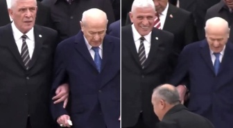 Anıtkabir'de dikkat çeken görüntü! Bahçeli ve Dervişoğlu kol kola yürüdü