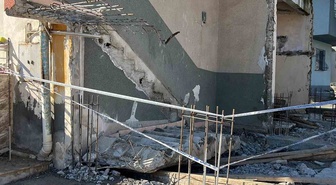 Depremde eşini ve 2 kızını kaybetmişti! Mersin'de çöken merdivenin altında kalan işçi öldü
