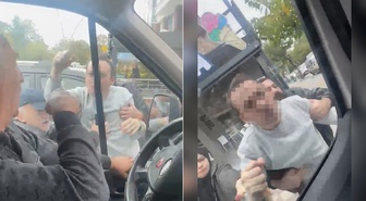 Tokat'ta servis minibüsüne saldırı! Öğrenciler o anları kaydetti