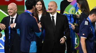 Bakü'de ilk FIFA U-15 Dünya Kupası İspanya'nın! Aliyev ödül törenine katıldı