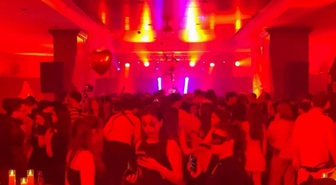 Suriye'de gece kulübünde Cadılar Bayramı partisi