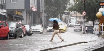 Meteoroloji uyardı, 3 bölgede sağanak yağış bekleniyor