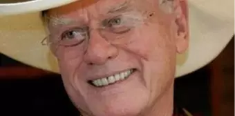 'Dallas'In Kötü Adamı J.r. Ewing'i Canlandıran Larry Hagman Öldü