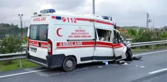 Alanya'da Ambulans Tırla Çarpıştı: 4 Yaralı